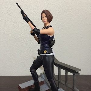 Products 1/4 Scale Ashley Graham with LED - Resident Evil Statue