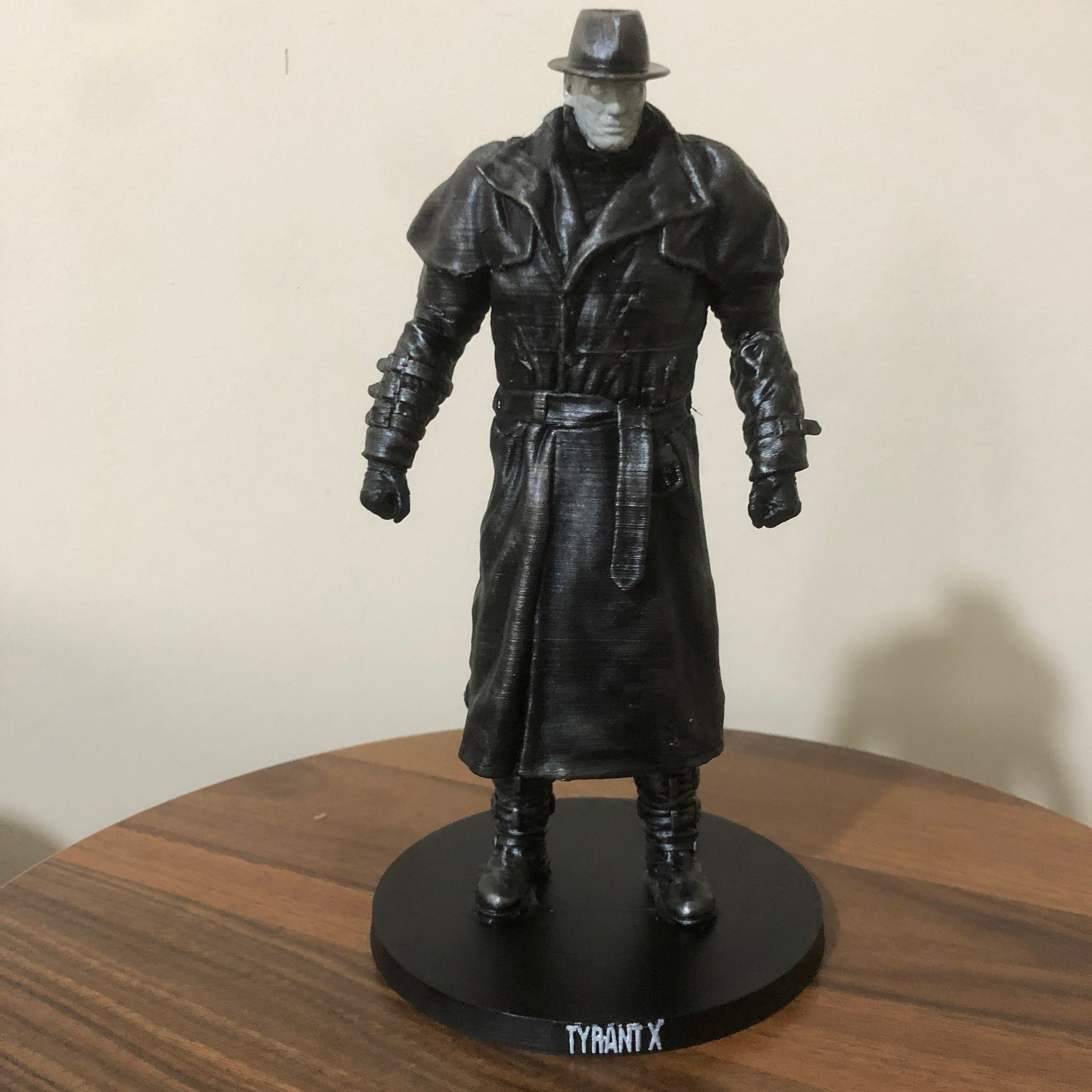 Resident Evil 2 Tyrant MR X 1/6 Scale Statue W/ Base wet Look