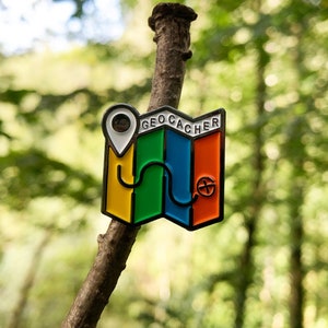Geocacher | Wandern | Wandelen | Enamel Pin | Gadget | Walking | Hiking | Backpack | Goecaching