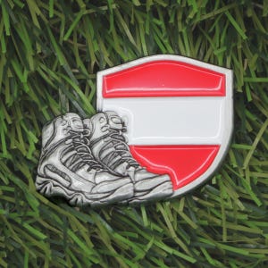 Hiking shield Austria | Wandern| Enamel Pin | Walking | Hiking | Backpack | Lapel pins | Enamel pin | Pin your passion | Outdoor Pins & More