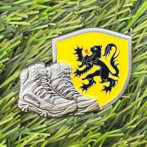 Vandringssköld Flandern Belgien | Emaljnål | Promenader | Vandring | Ryggsäck | Kavajnålar | Emaljnål | Nåla din passion | OutdoorPins & Mer
