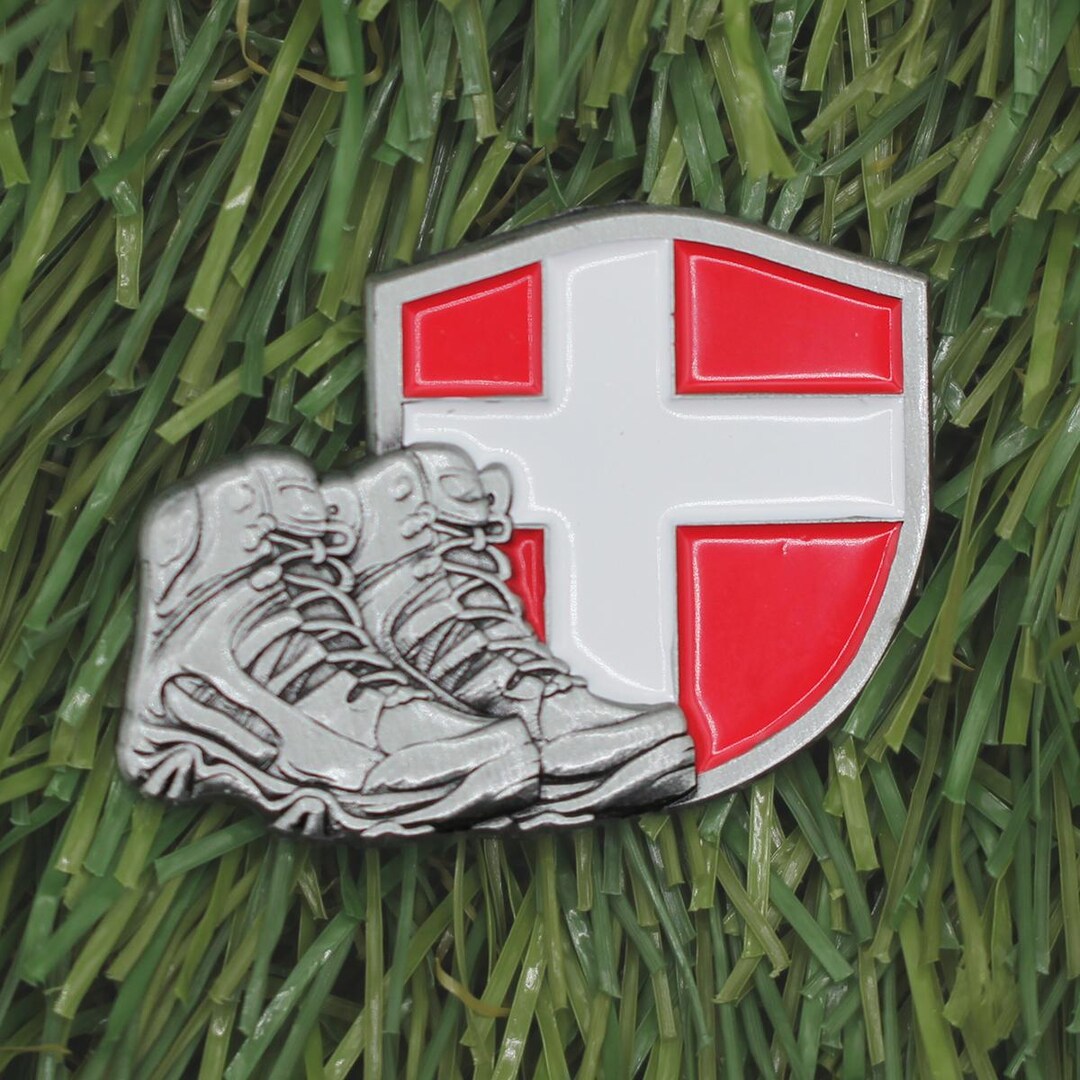 Hiking Shield Denmark | Wandern| Enamel Pin | Walking | Hiking ...