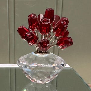 Swarovski Special Edition 2002 - 15 Ruby Red Roses in Vase - SCS