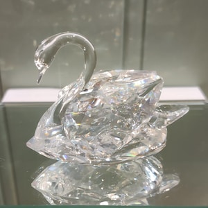 Swarovski Swan Medium - Swarovski crystal figurine - Medium Swan figurine - Swarovski crystal - Gift for her