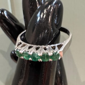 Vintage Zilveren ring met 5 Smaragdgroene steentjes - zilver 925 - Maat 57 EUR - Maat 8 US - Maat P UK