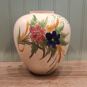 Handpainted earthenware vase with a floral design - 1930s - Pottery Huizen - Holland