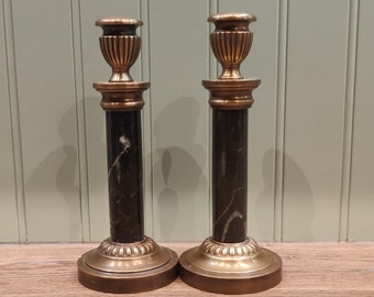 Paar Kerzenhalter aus Bronze und schwarz gemasertem Marmor - Kerzenhalter - klassischer Stil - 20.Jh