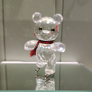 Swarovski クリスタル ベア スケート 置物 スワロフスキークリスタル スケートに乗るクリスベアの置物 - Etsy 日本