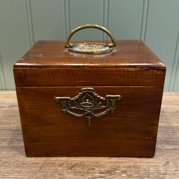 Antique polished mohagany Tea caddy or chest - Victorian - Brass detailing - circa 1880-1920