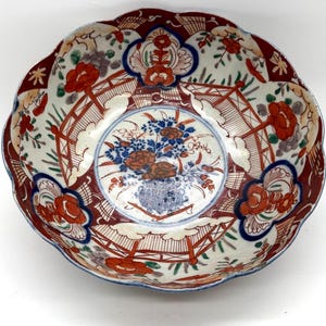 Antique Imari Scalloped Bowl – Hand-Painted Earthenware – Japanese Style – 24 cm (9.4”) – 19th Century