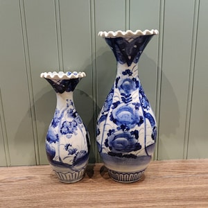 Pair of similar Japanese white/blue earthenware collar vases - around 1900 - Floral design