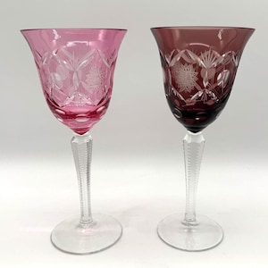 Pair of Cut-to-Clear Bohemian Wine Glasses – Ruby and Rosé Crystal, 19.5 cm – Starburst & Palm Motifs - High Quality colored crystal glasses