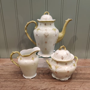 3 piece vintage/antique porcelain teaset - teapot - sugar bowl - Milk Jug