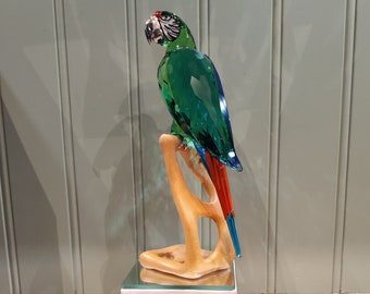 Figura de cristal Swarovski PREMIUM - Guacamayo en rama - Colección Crystal Paradise - Figura Crysta - Animal de cristal -Pájaro de cristal - EN CAJA