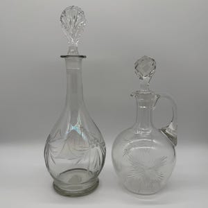 Vintage geätztes Glas Dekanter Set mit Stoppern - Barware