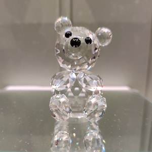 Swarovski クマのクリスタルフィギュア Amazon.co.jp: スワロフスキー クリスベア 30周年記念フィギュア