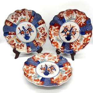 Set of 3 Japanese Imari Porcelain Plates: Hand-Painted Floral & Geometric Motifs