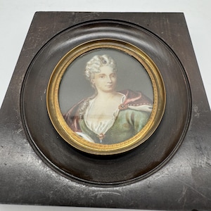 Victorian Miniature Portrait of a Lady – Hand-Colored Print under Convex Glass, ca. 1860–1890