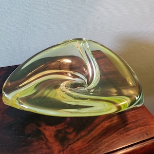 Vintage Val Saint Lambert Green - Yellow Crystal dish 24cm - sixties - seventies - design - Retro