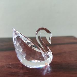 Swarovski crystal figurine - Swan renewal gift - SCS - Swarovski Crystal - Crystal figurine - Boxed crystal swan
