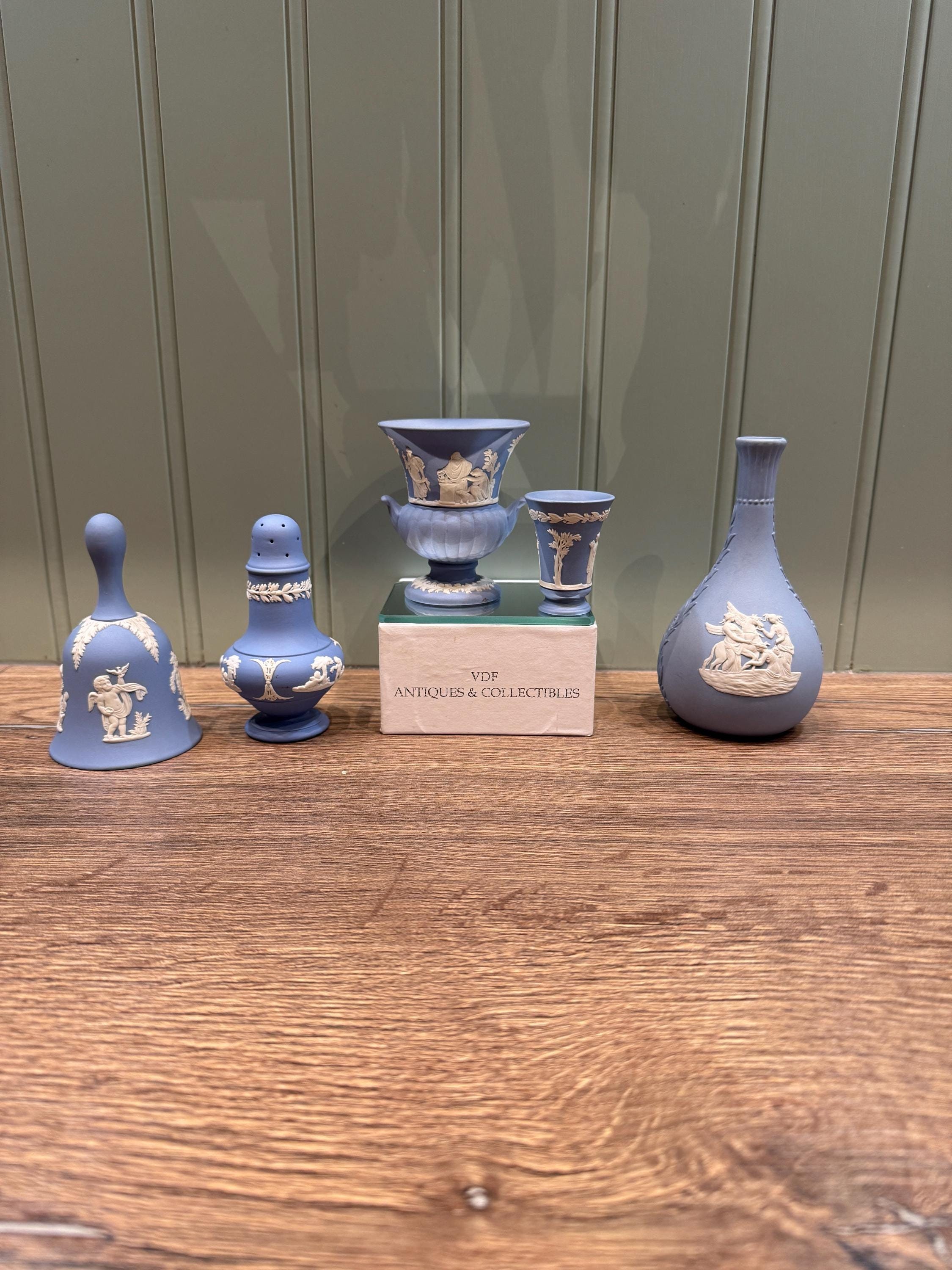Wedgwood blue vase - Etsy 日本