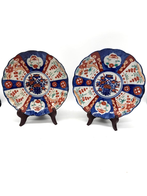 日本のアンティーク伊万里焼皿：手描き花模様、明治時代 - Etsy 日本