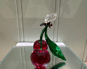 Swarovski Bee and Cherry Figurine - Kristallen Figurine