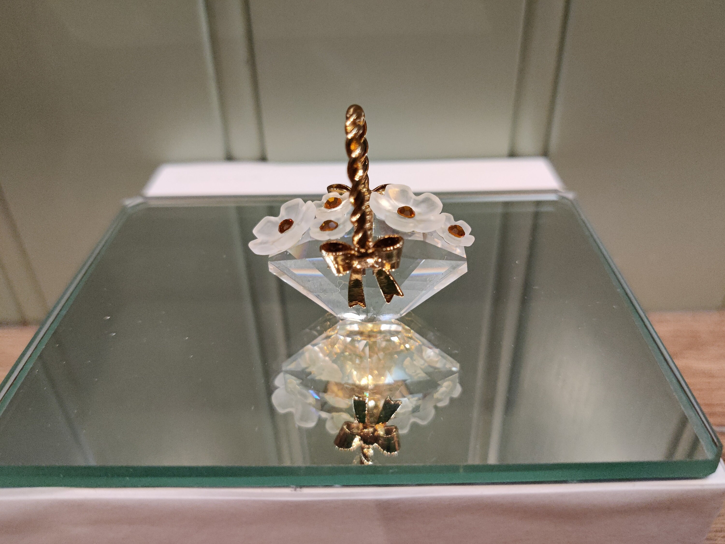 Swarovski Crystal Figurine - Swarovski Memories Flower Basket