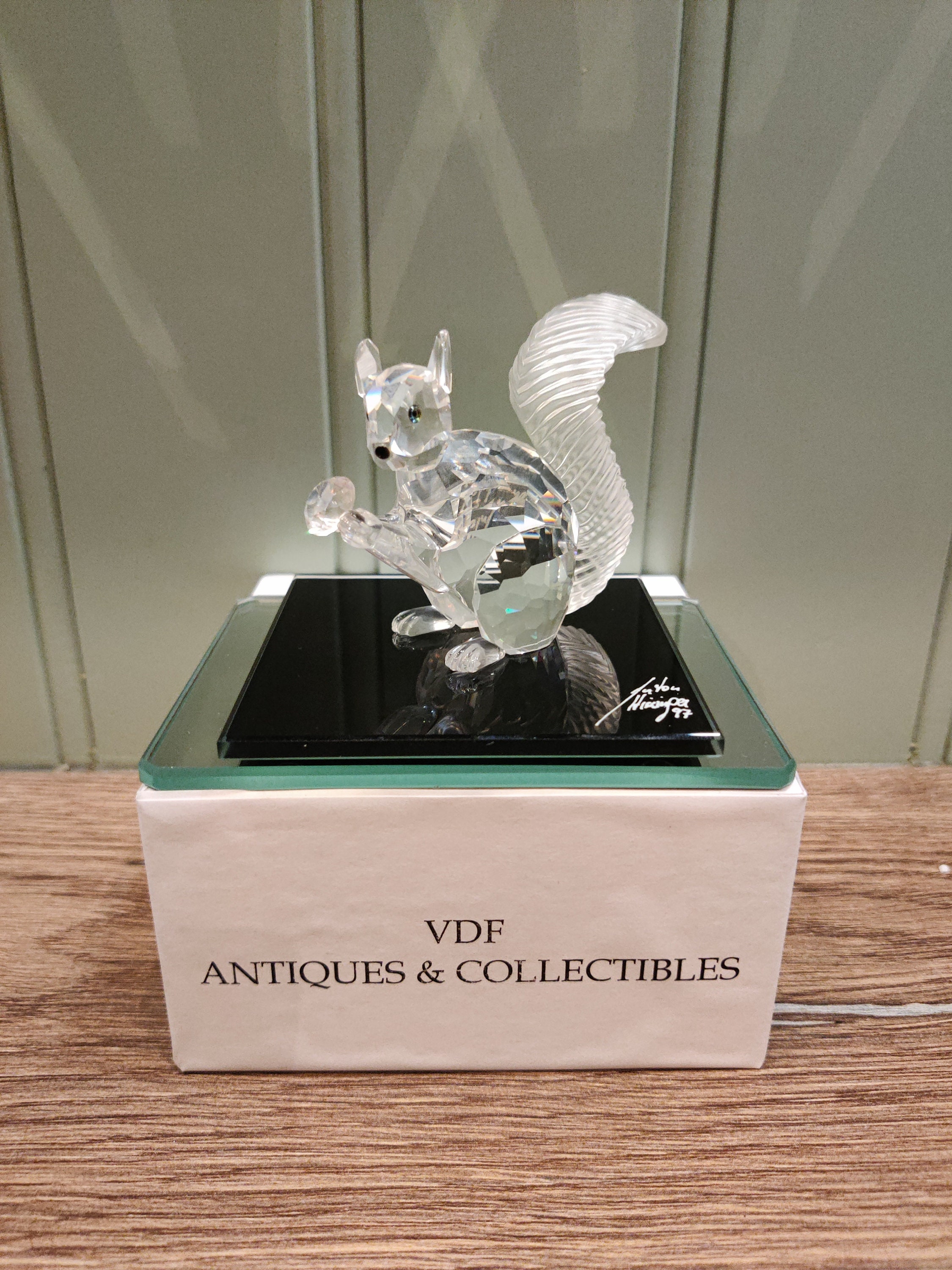 スワロフスキークリスタル リスの置物 - SCS 10周年記念サイン入り