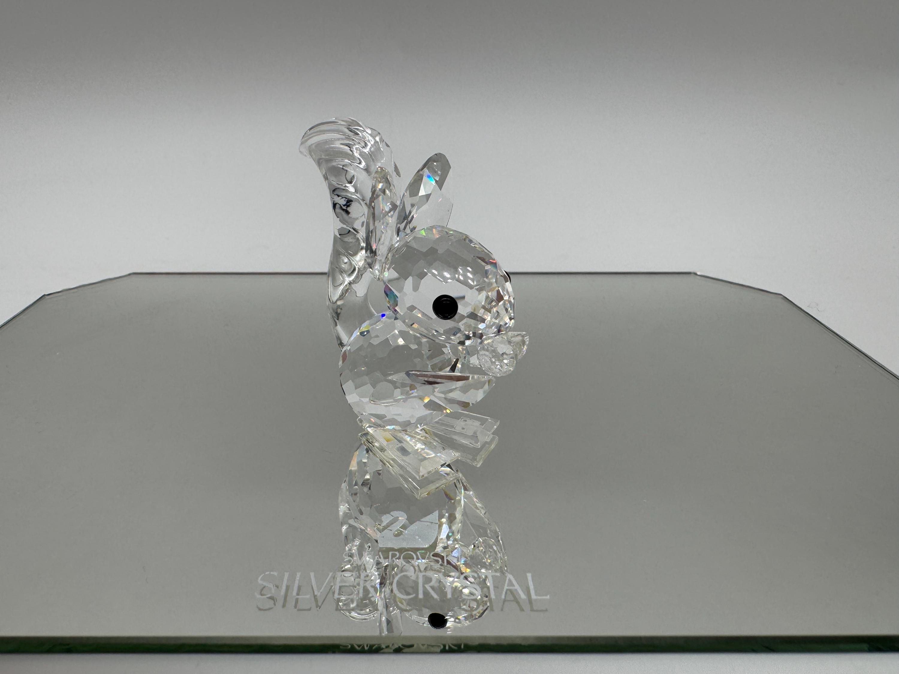 スワロフスキークリスタルのリスの置物（ナッツ付き） - マックス