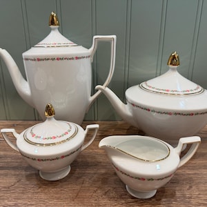 45 piece beautiful as new 12 person breakfast set - service - Selb Bavaria Heinrich - Germany - porcelain breakfast service