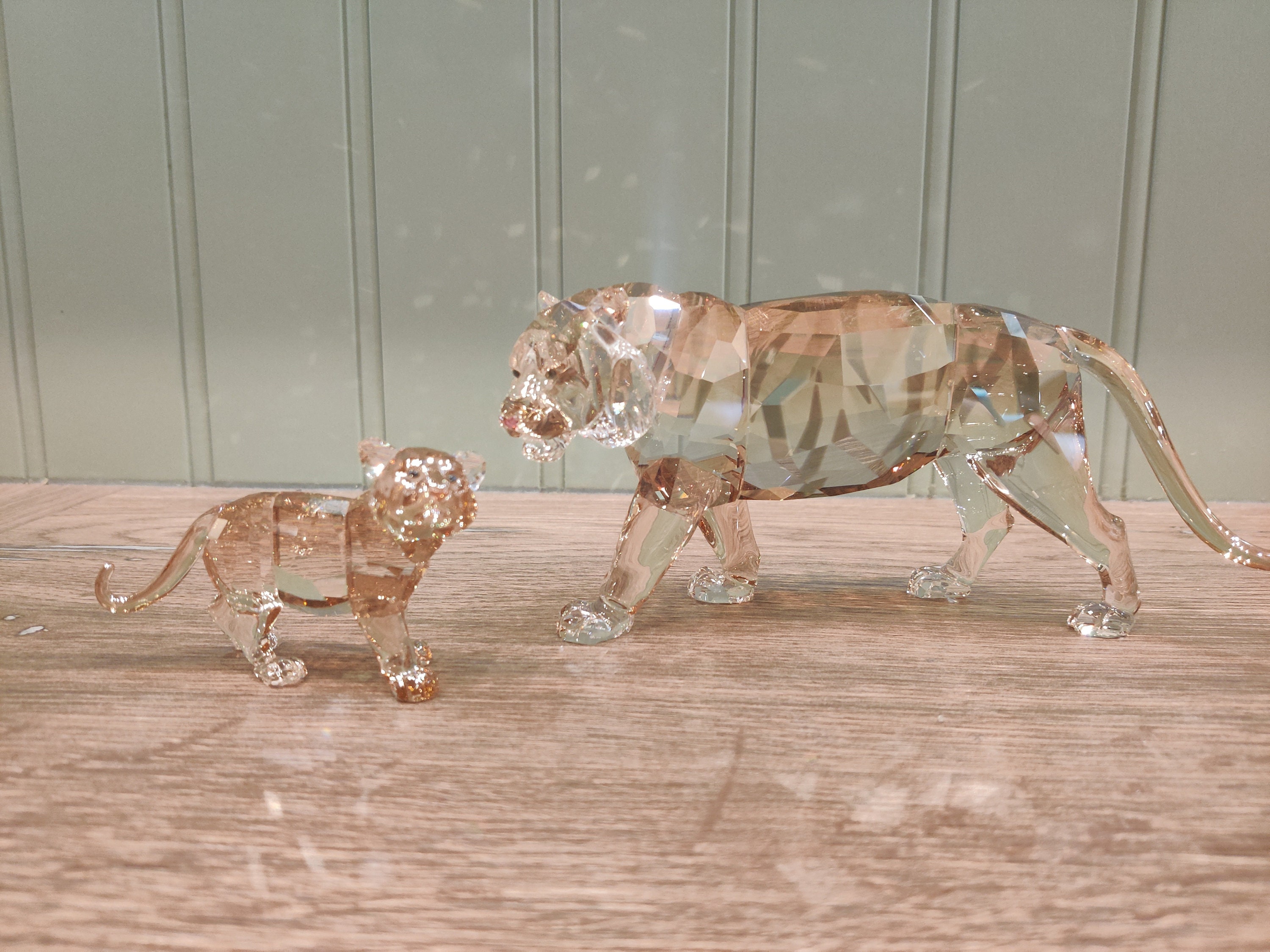 新品Swarovski Endangered Wildlife Tiger Swarovski Crystal Tiger Mom & Cubs: Gold Tone Endangered