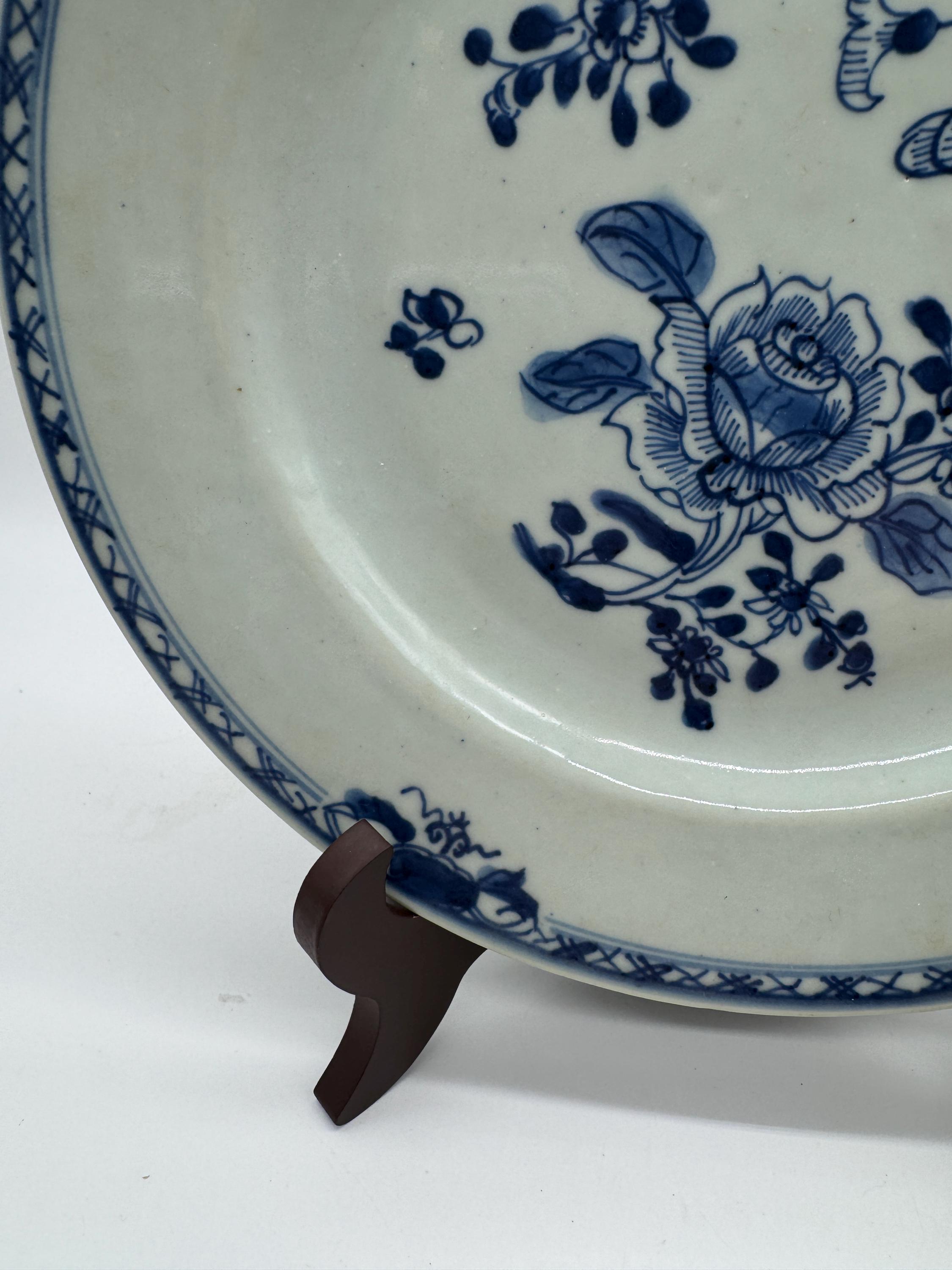 清朝時代のアンティーク青白磁皿 – 花柄、輸出用陶磁器 - Etsy 日本