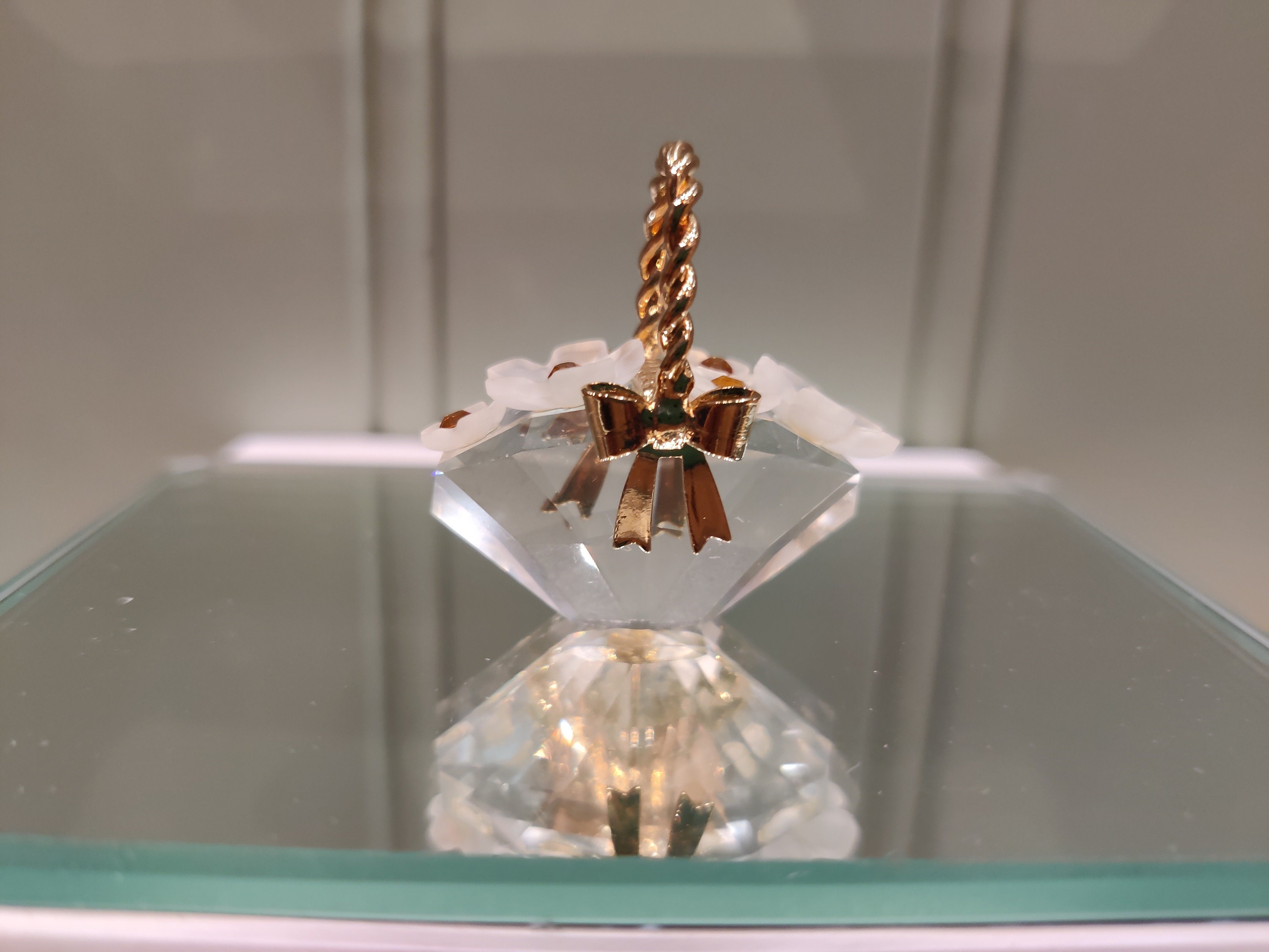 Swarovski Crystal Figurine - Swarovski Memories Flower Basket