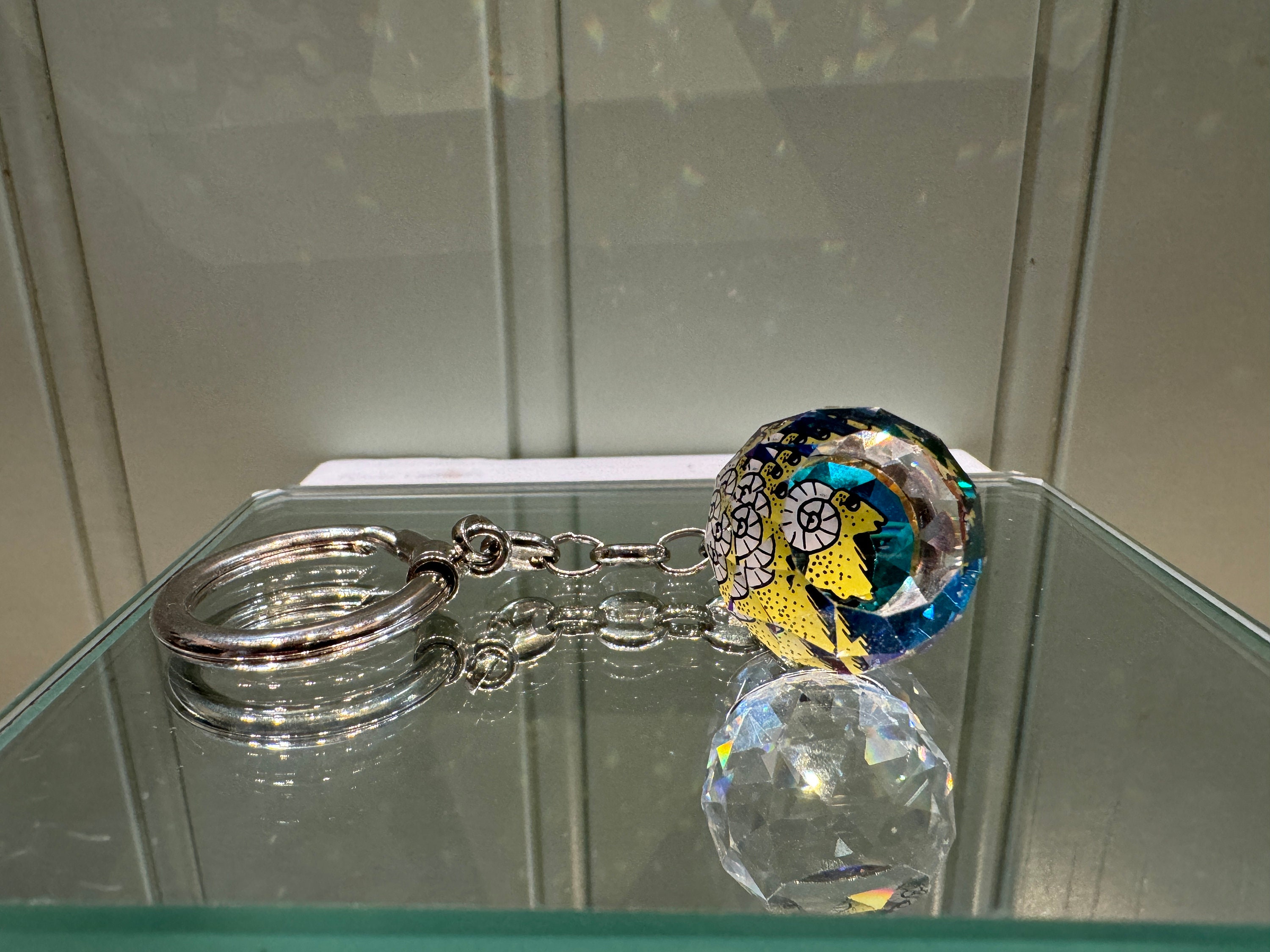 廃盤になったスワロフスキークリスタルの置物：星座、ハンドバッグ