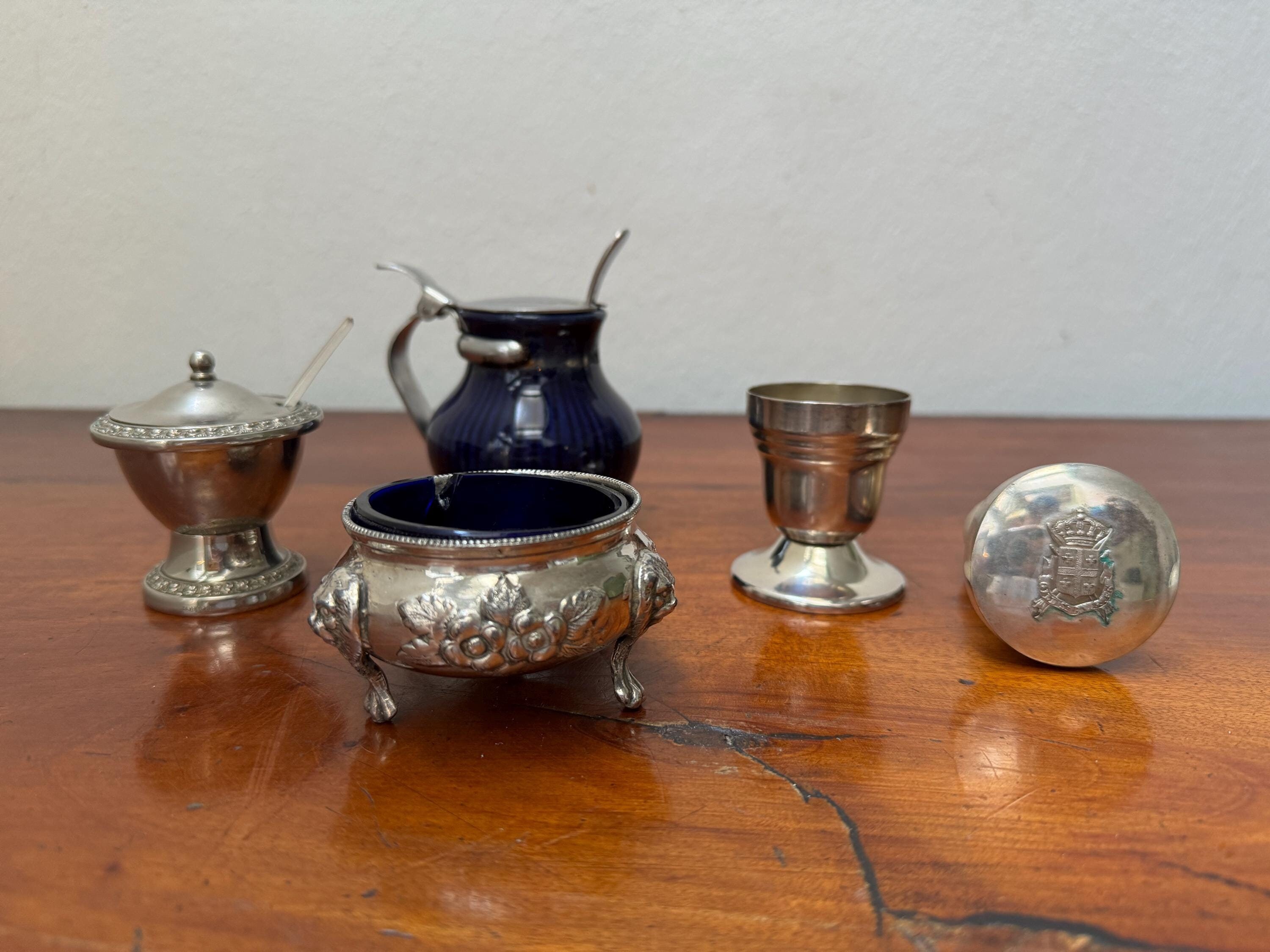 Lot of silverplated tableware - Mustard jars - bottle stopper - egg cup - 6 piece lot