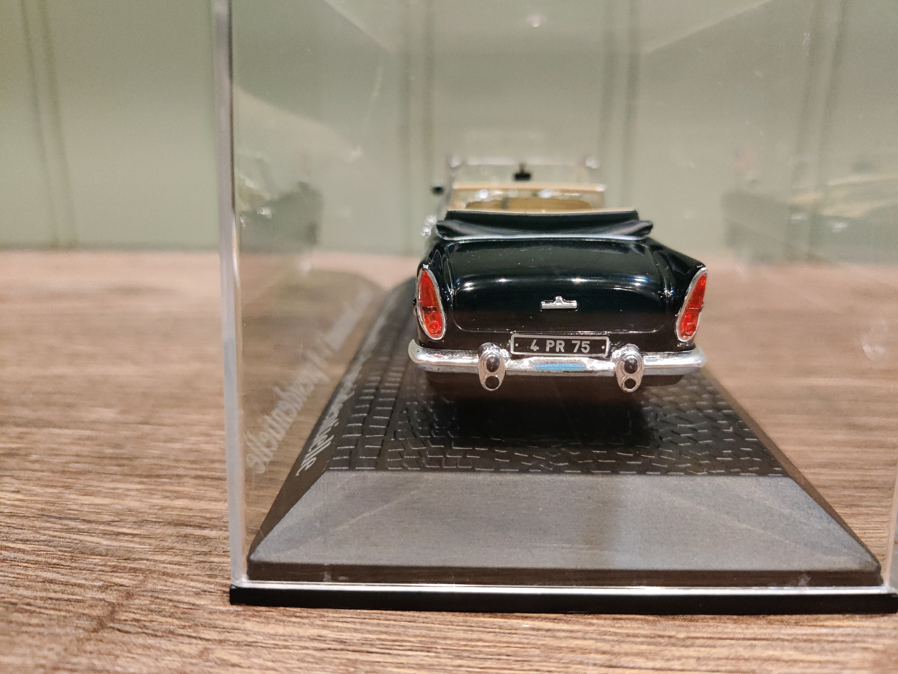 Simca Chambord V8 Presidential Charles De Gaulle 1/43 Atlas