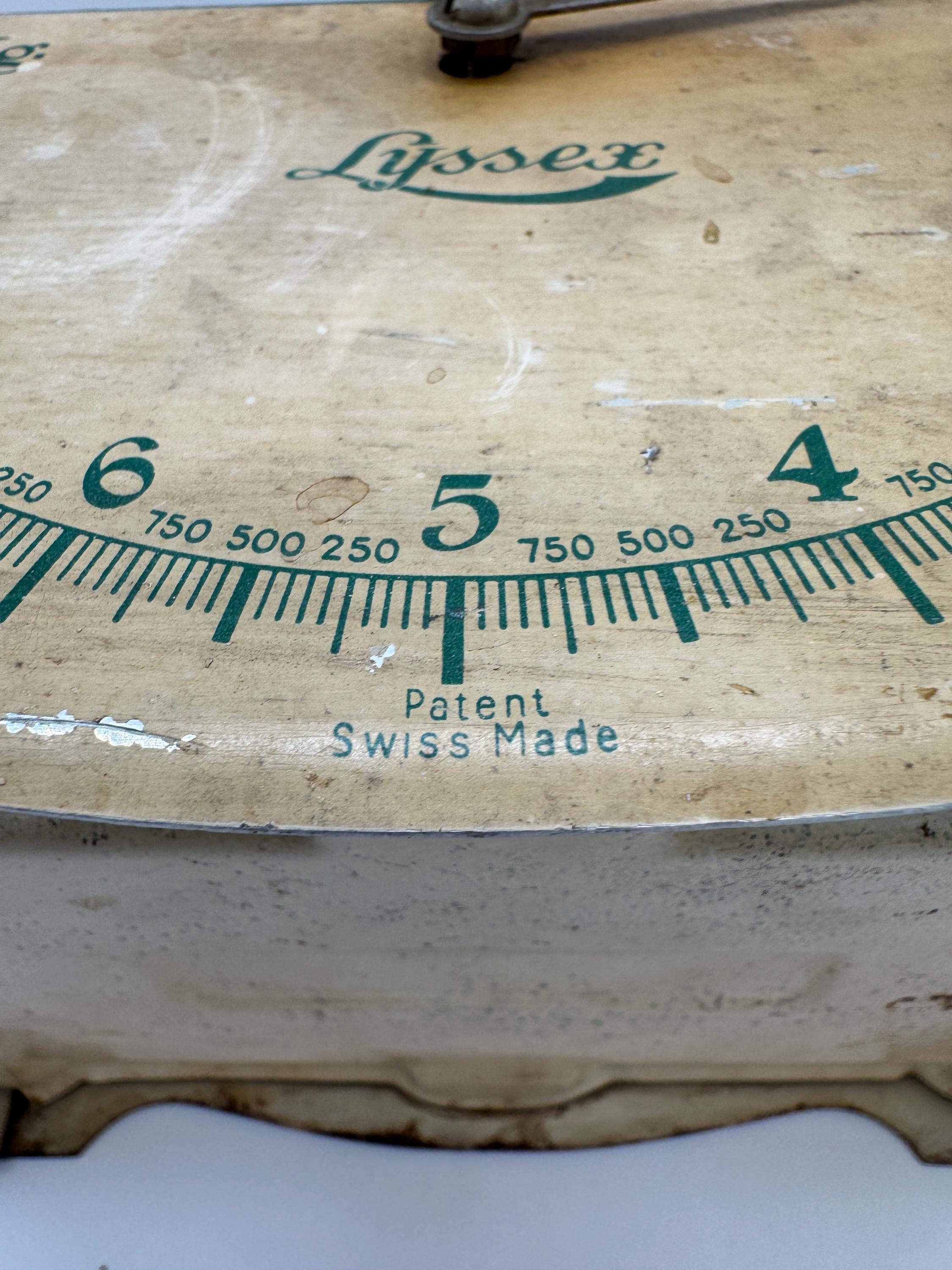 Vintage Lysséx Kitchen Scale – Cream Metal, Enamel Tray, Swiss