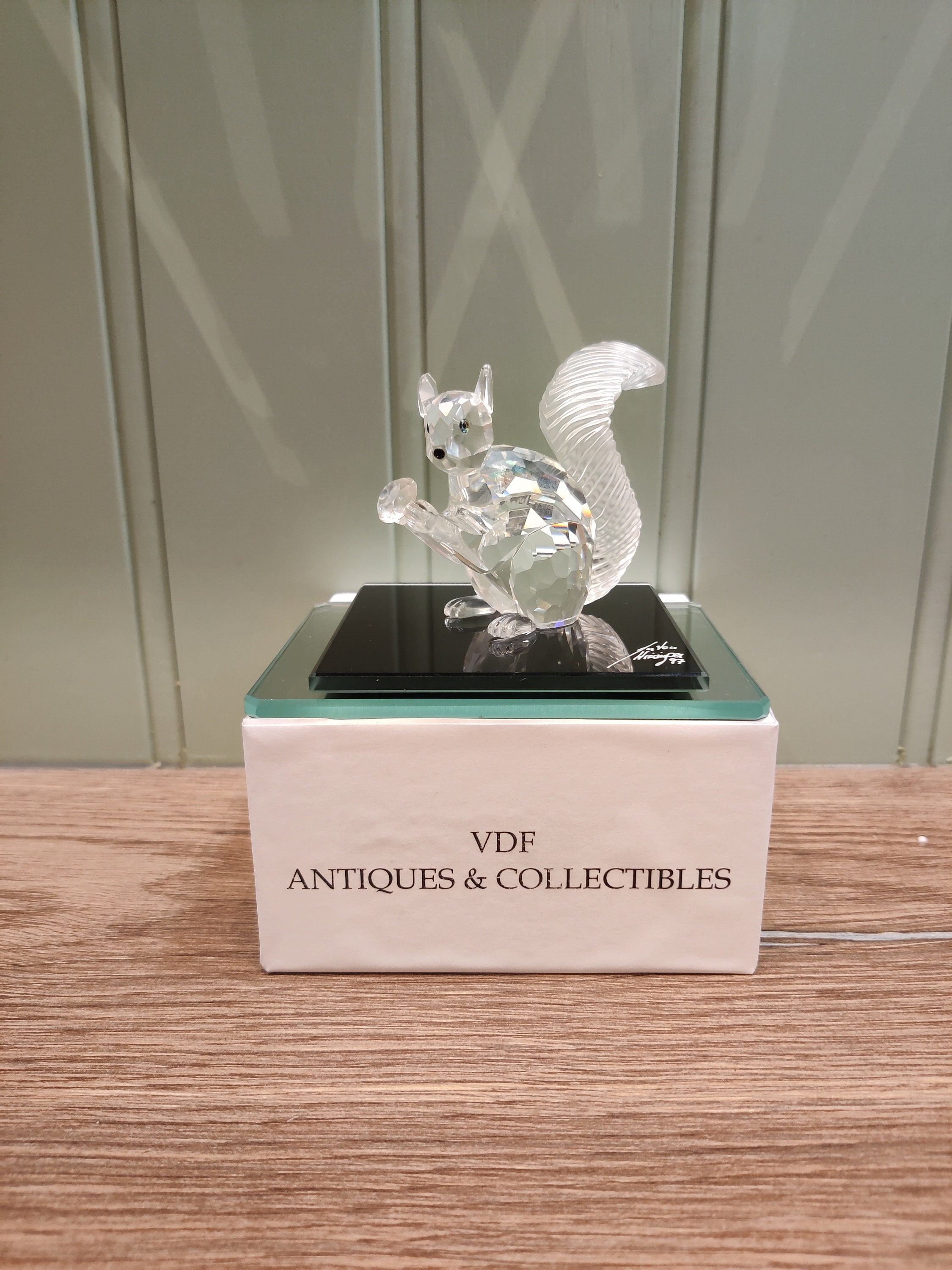 スワロフスキークリスタル リスの置物 - SCS 10周年記念サイン入り