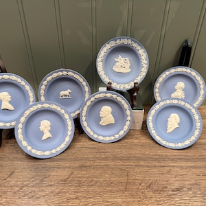 Wedgwood Jasperware collectibles plates - Sold per piece - Vintage Jasperware - Marked