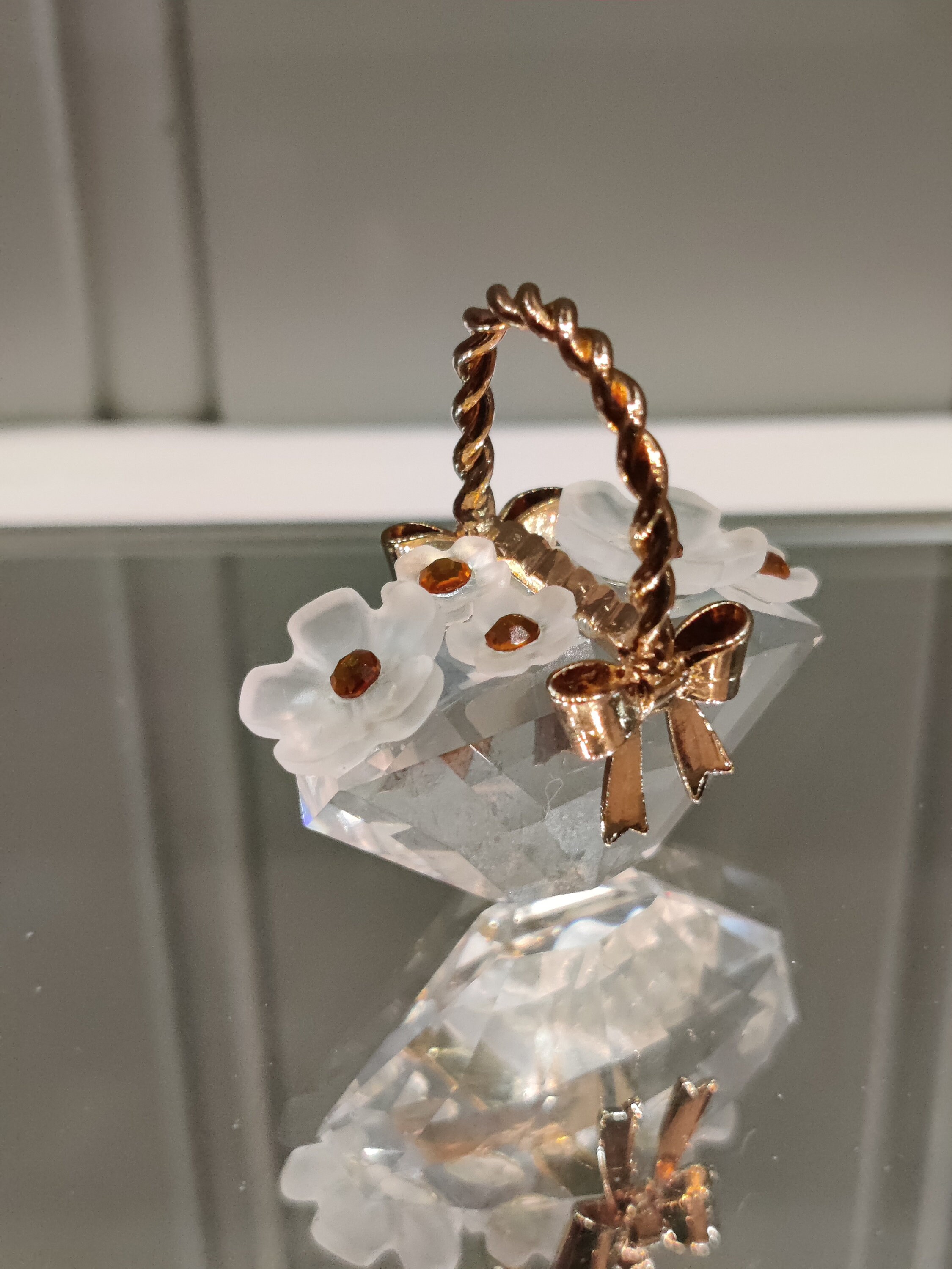 Swarovski Crystal Figurine - Swarovski Memories Flower Basket