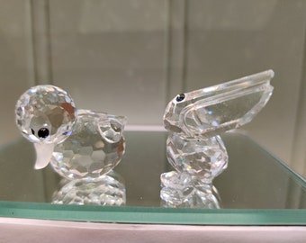 破損したスワロフスキークリスタルフィギュア：ペリカンとアヒルの子