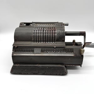 Vintage Mechanical Calculator A. Bladdo Malmö Sweden | Metal Crank Adding Machine 1940s - Vintage decoration