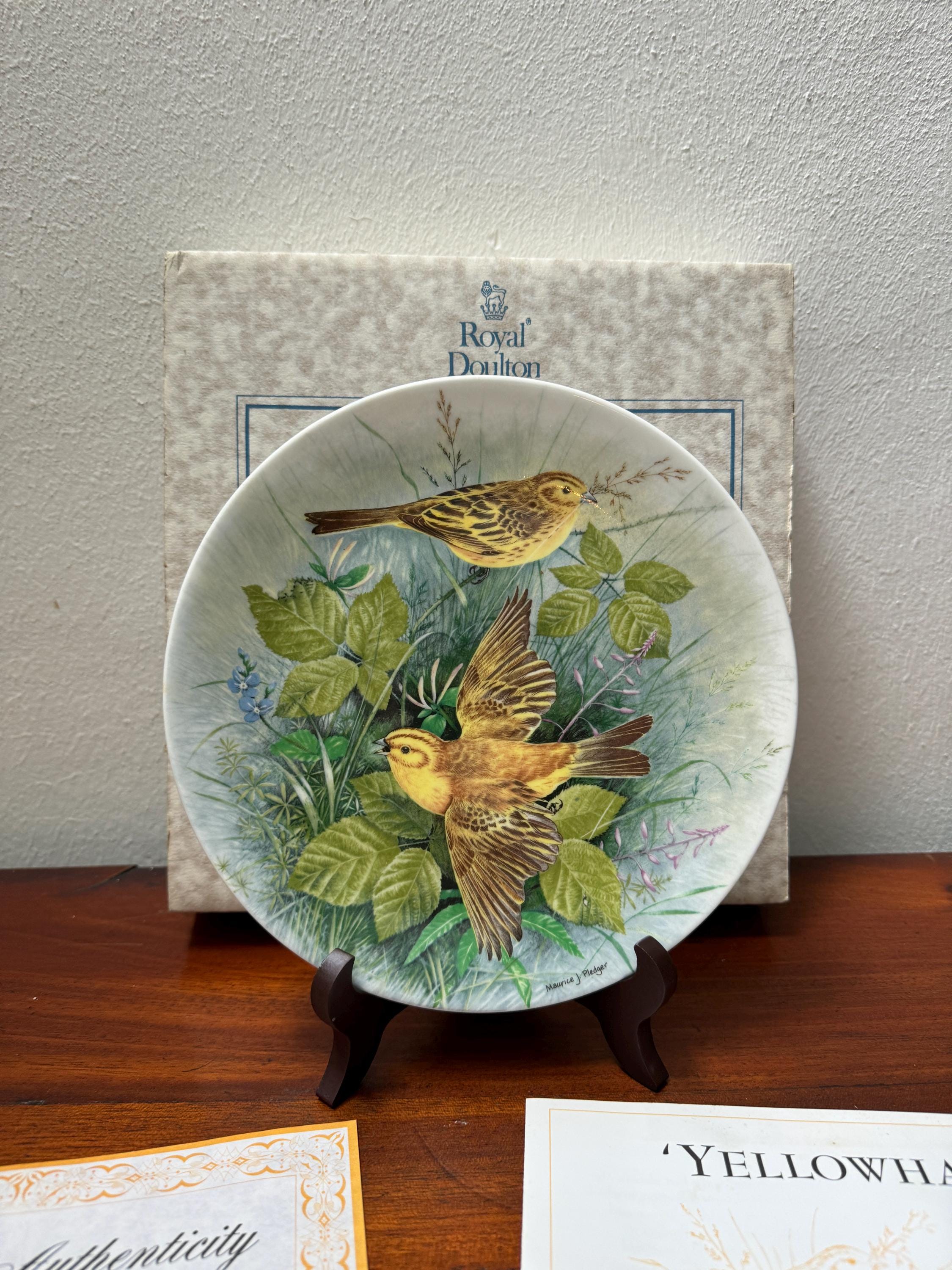 ロイヤルドルトン バードプレート：限定版ファインボーンチャイナ