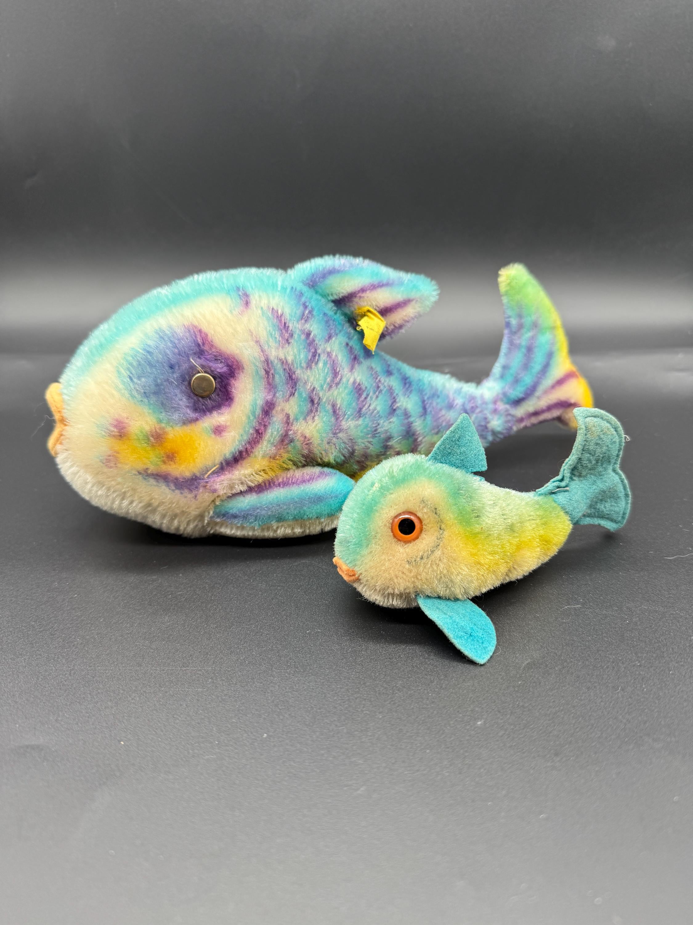 レナンドカフ YOURFACE 60's Tropical Fish Steiff Tropical Fish Set – 27cm W/ Button & Flag + 13cm – 1960s