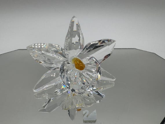 スワロフスキークリスタル イエローオーキッド フィギュア – マイケル