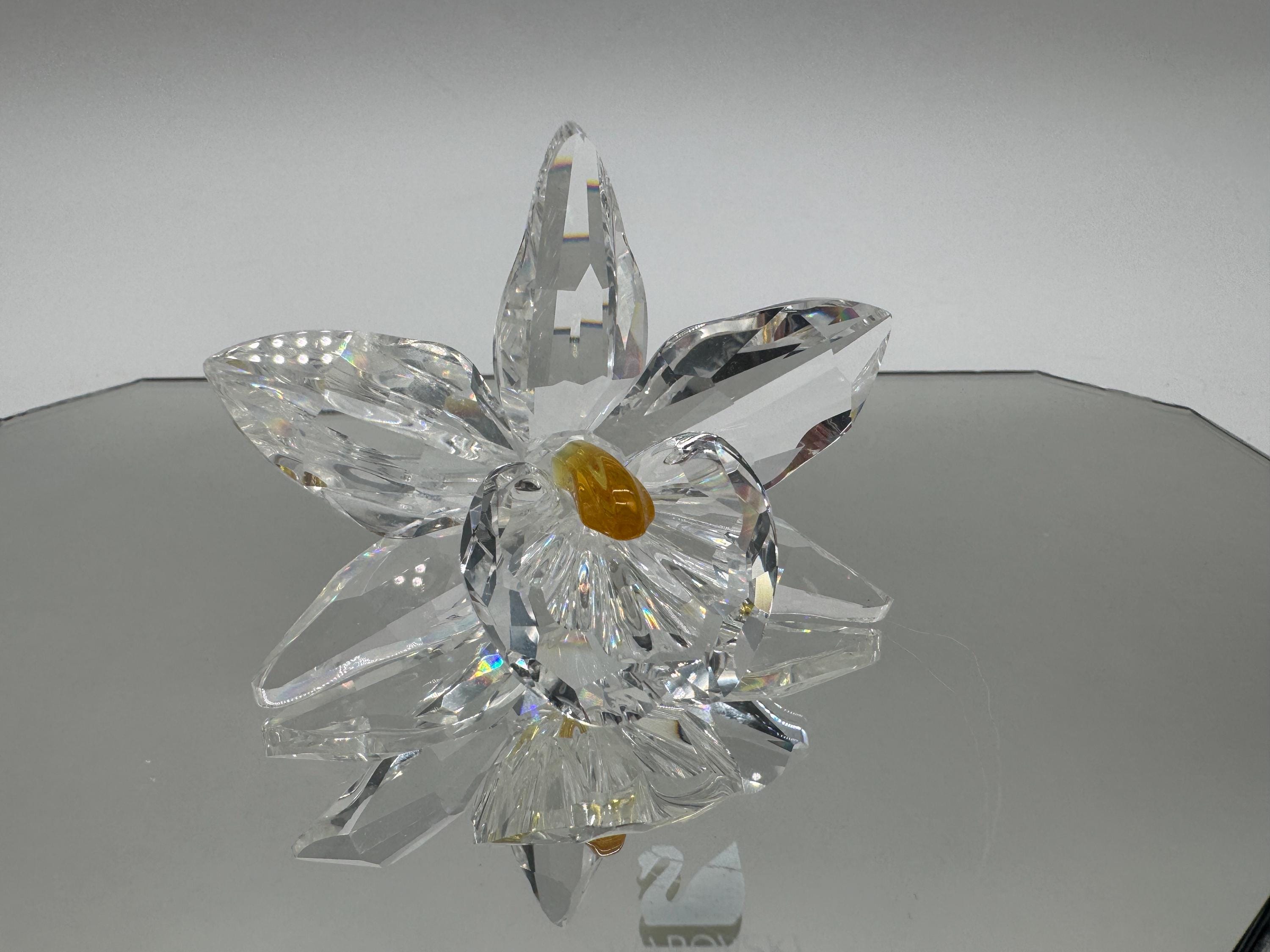 スワロフスキークリスタル イエローオーキッド フィギュア – マイケル