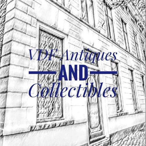 スワロフスキークリスタル カタツムリの置物（葉っぱの上） - 箱入り