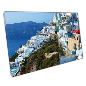 Stampa su tela raffigurante la montagna di Santorini: vivace opera d'arte murale ispirata alle isole greche, perfetta per decorare la casa e l'ufficio.
