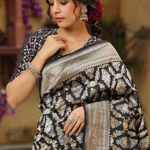 Saree de seda preto tecido à mão Banarasi Semi Katan
